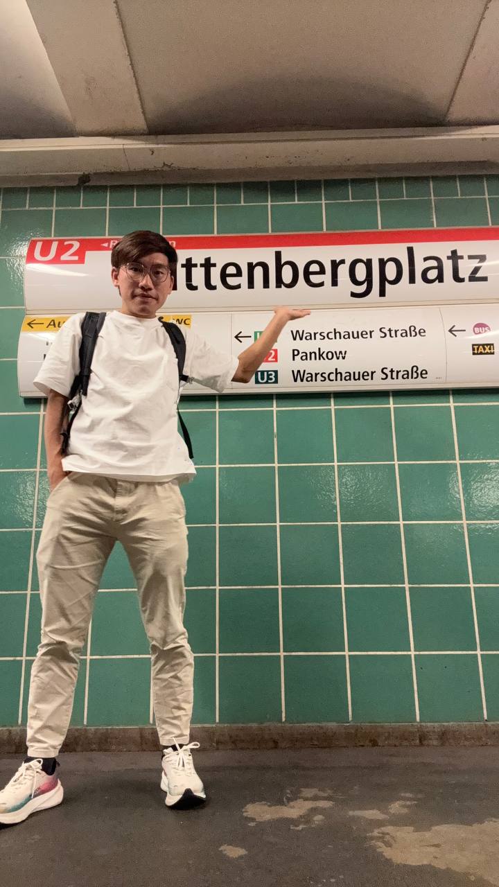 志煒喺柏林 Wittenbergplatz 地鐵站